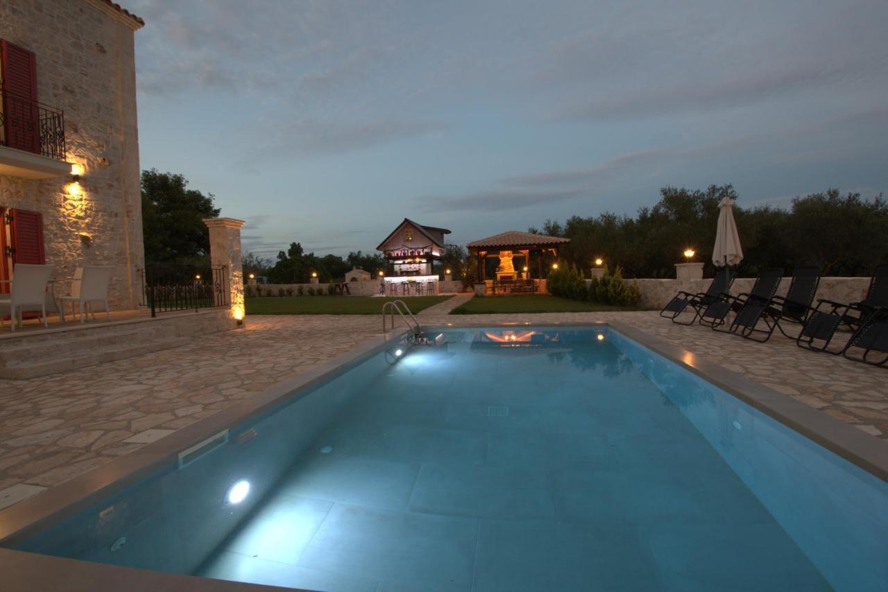 Vila Agro Art Boutique & Luxury - Two Art With Pools, Unique Decors, And A Treehouse Option By Mana Gers *