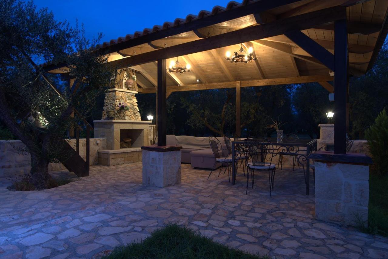 Vila Agro Art Boutique & Luxury - Two Art With Pools, Unique Decors, And A Treehouse Option By Mana Gers *