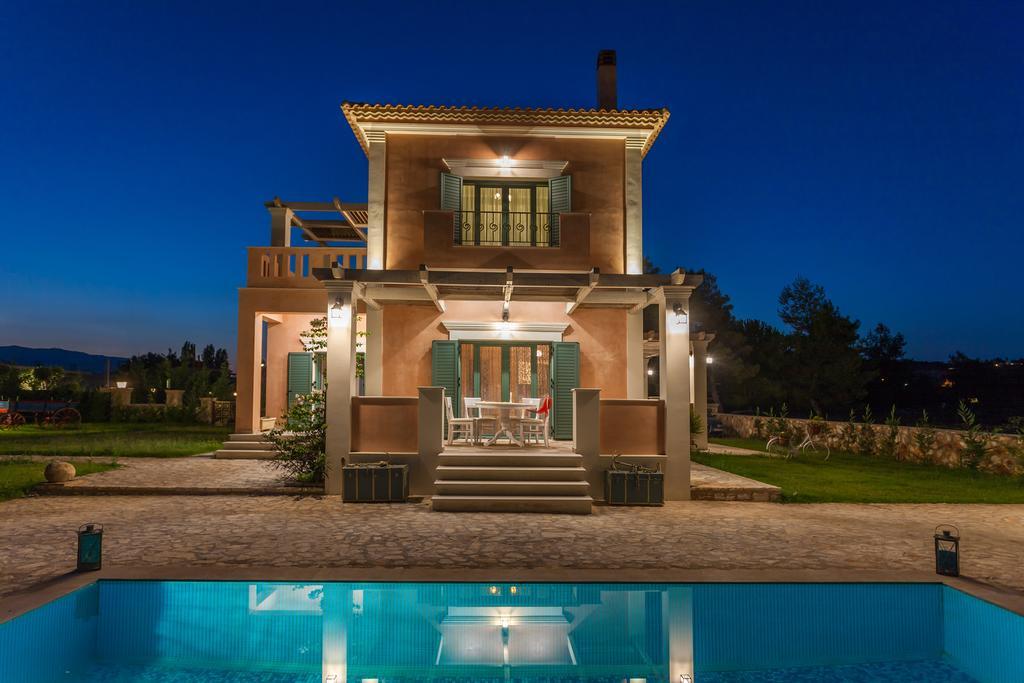Villa Agro Art Boutique & Luxury - Two Art With Pools, Unique Decors, And A Treehouse Option By Mana Gers Vanato